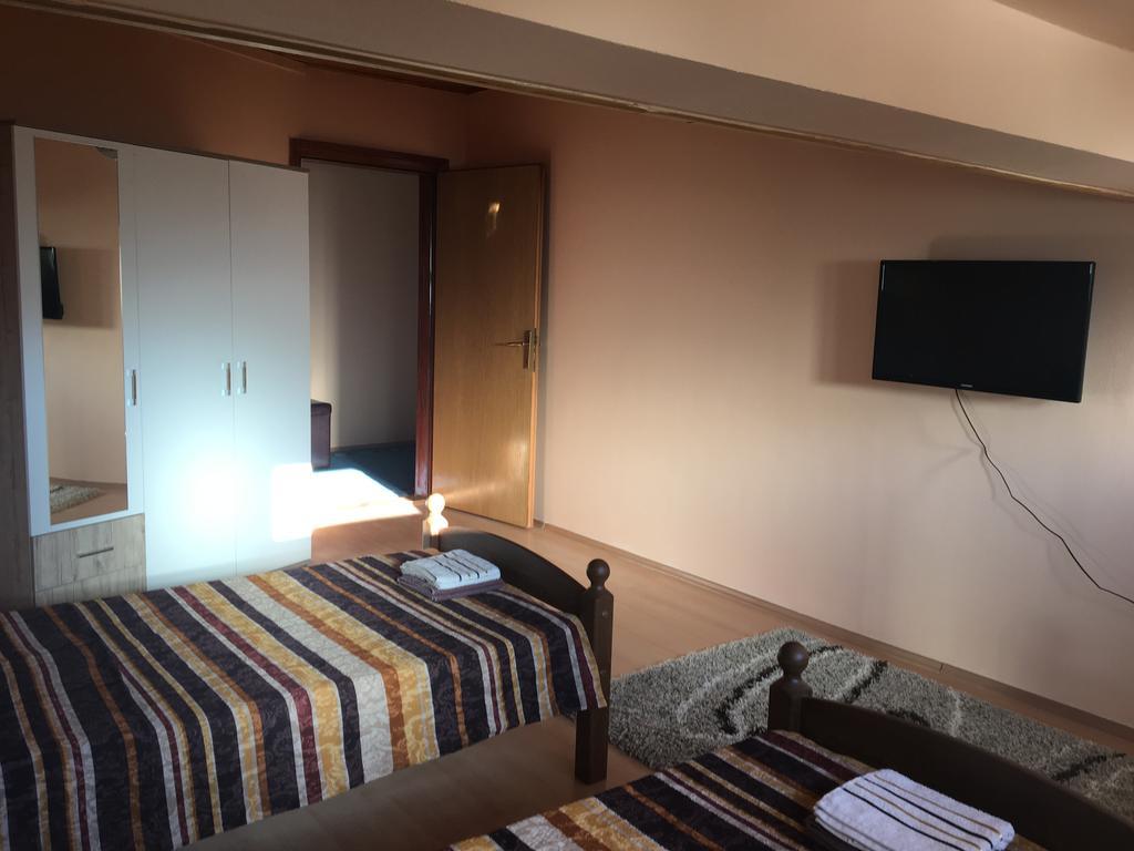 Mell Apartments Мостар Экстерьер фото